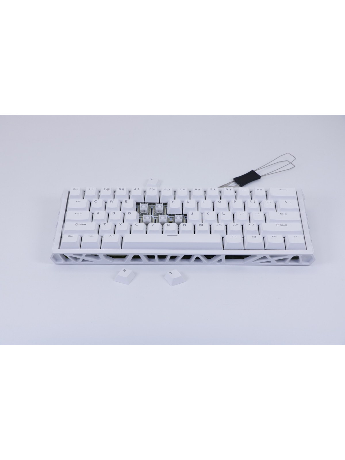 61-Key Hot-Swap Mechanical Keyboard, Hollow Frame, Wired, RGB, photo 1