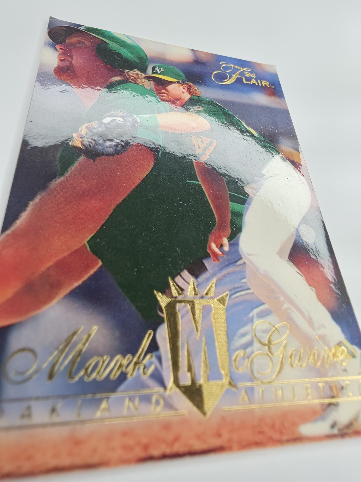 1994 Flair Mark McGwire #94 Oakland Athletics photo 3