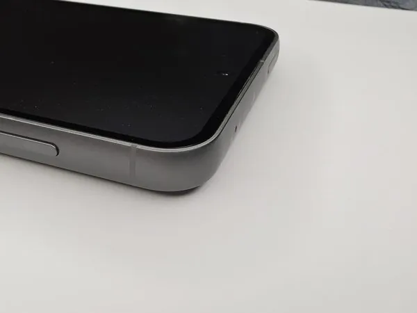 Samsung Galaxy S23 FE corner close-up