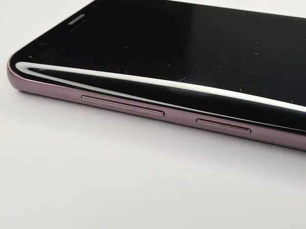 Samsung Galaxy S9+ side edge close-up