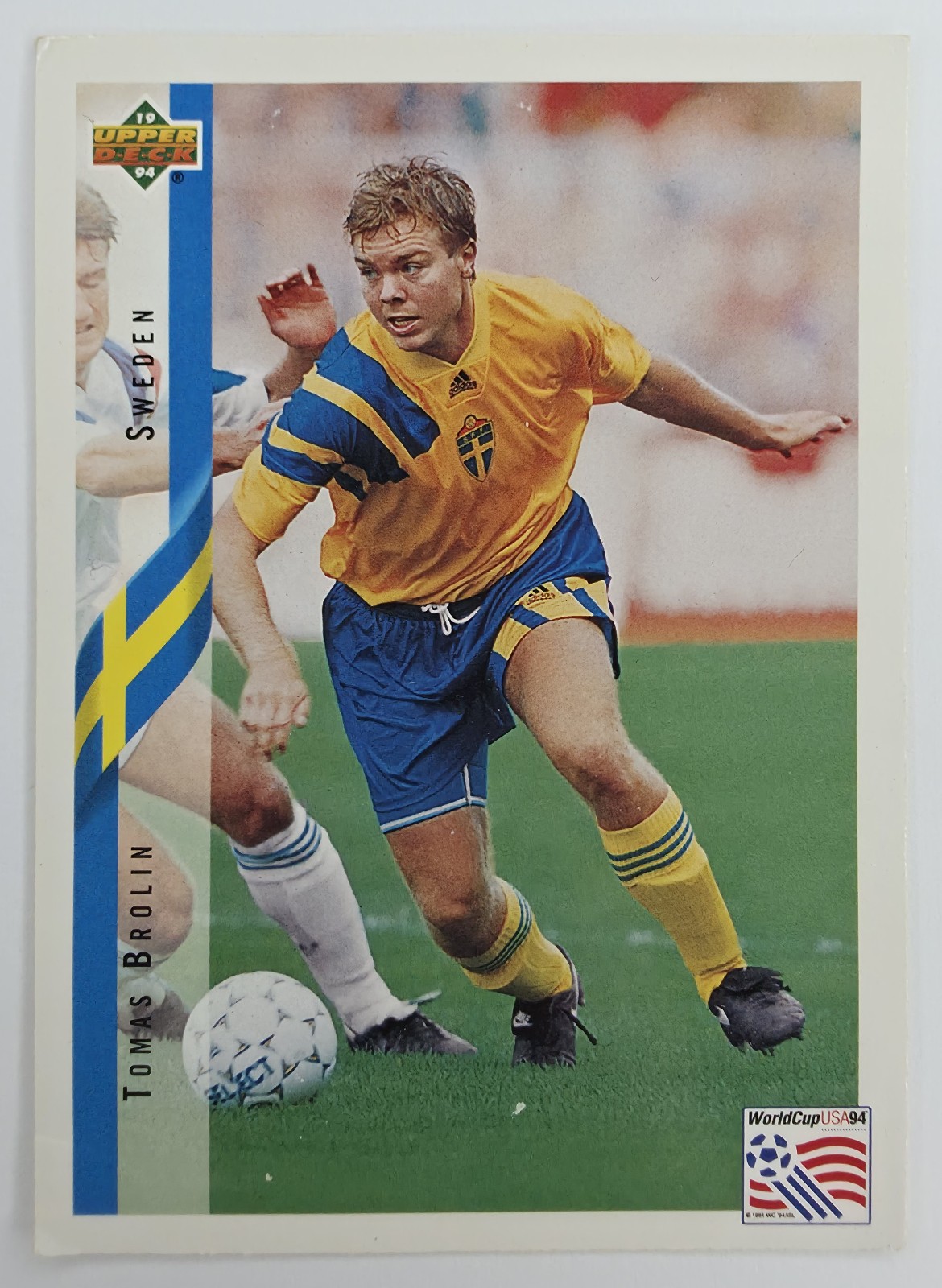 1994 Upper Deck World Cup English/Spanish Tomas Brolin #93 Sweden front